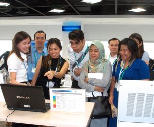 ASEAN・南アジアの若手行政官がウェザーニューズを視察